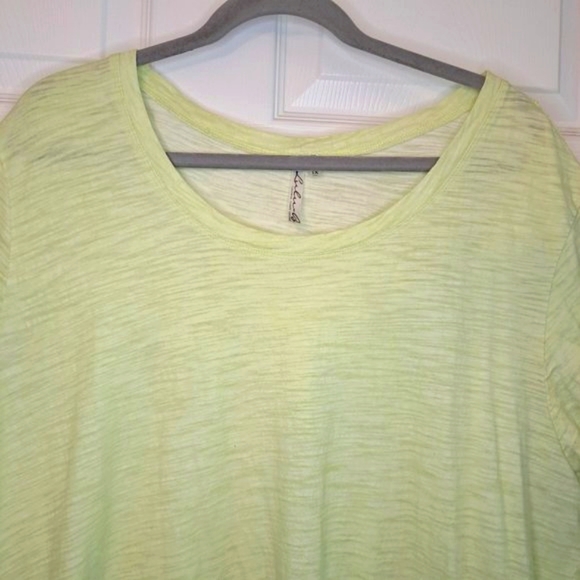 Lulu-B Green Asymmetrical Racerback Tee with Pockets Plus Size 1X - Picture 3 of 7